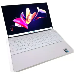 Dell XPS 9320 13.4" Touch QHD+ Display.